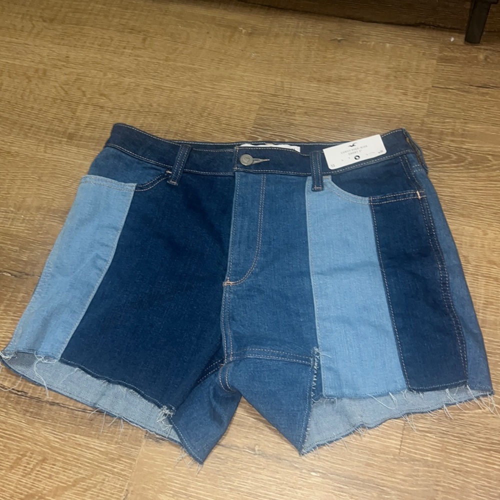 Color Block Curvy High Rise shorts 3’’